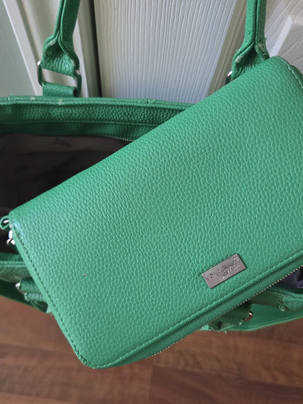 Jewell Green Pebbled Tote Bag with Top Handles & Matching Wallet - Picture 4 of 4